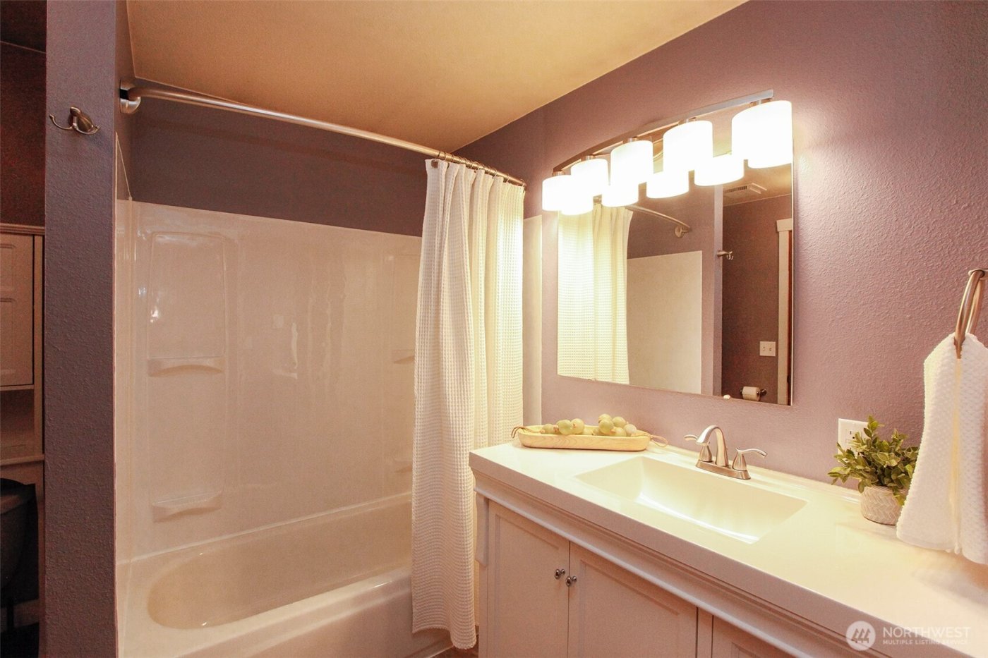 110 SW 325th Place , Federal Way, WA 98003