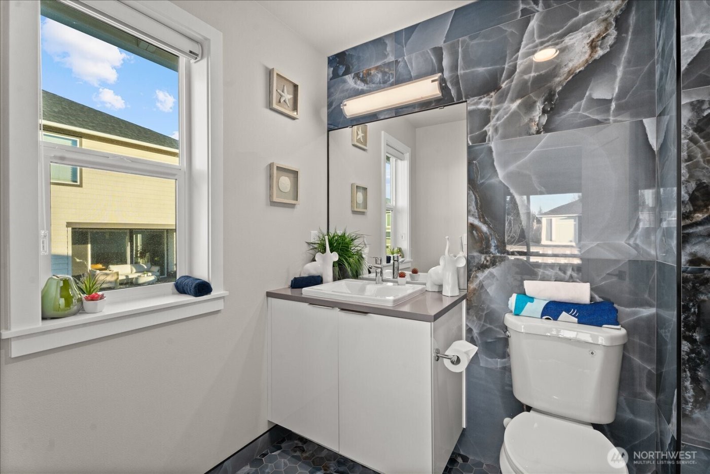 21713 SE 256th Place , Maple Valley, WA 98038