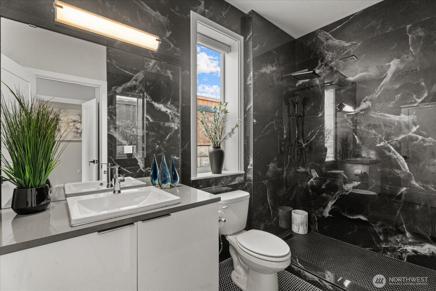 21713 SE 256th Place , Maple Valley, WA 98038