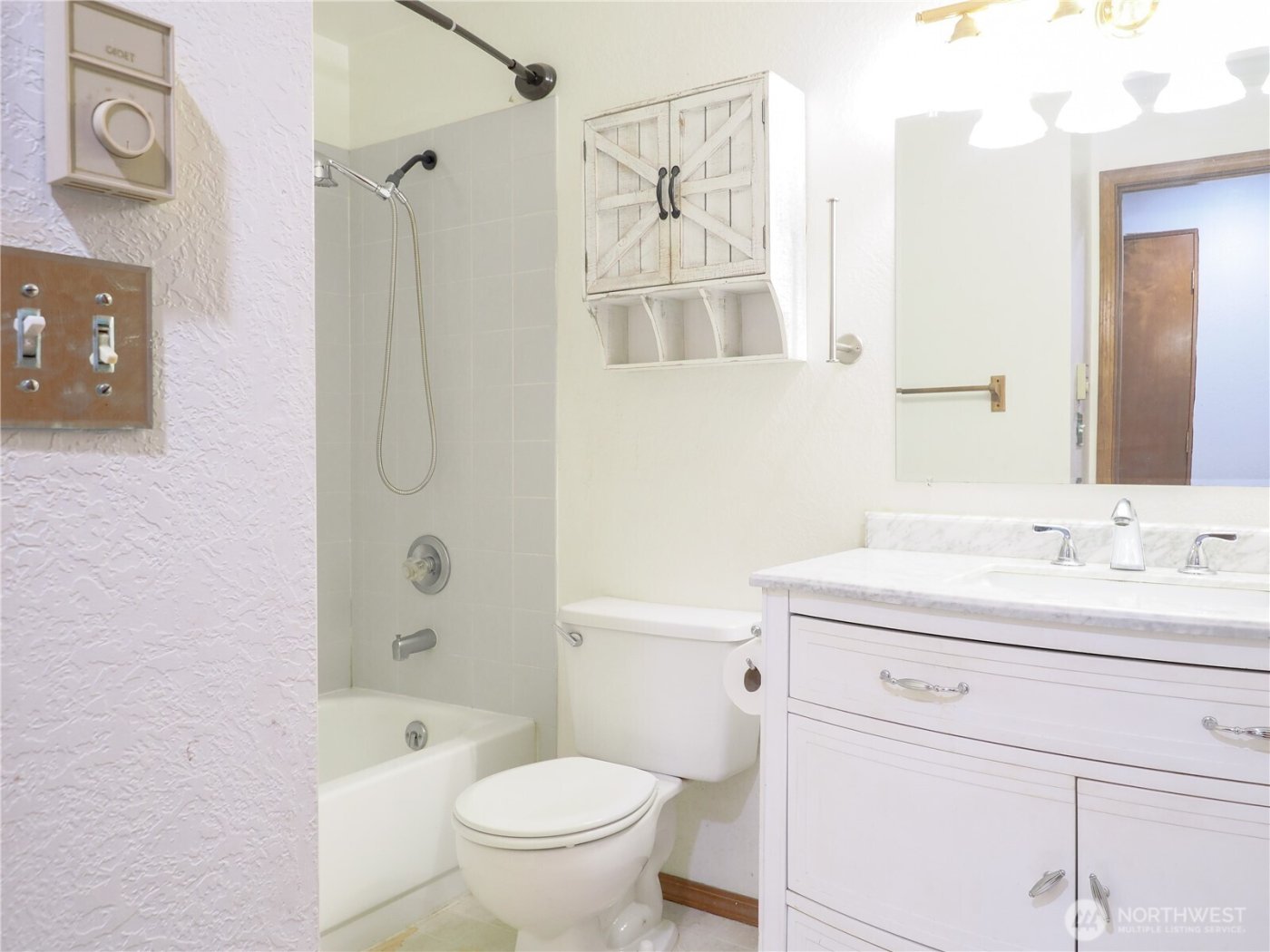 26081 Tytler Road NE, Poulsbo, WA 98370