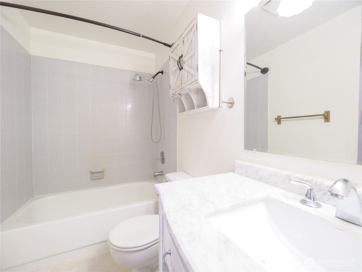 26081 Tytler Road NE, Poulsbo, WA 98370