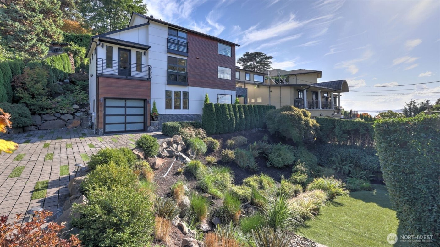 4527 W Raye Street , Seattle, WA 98199