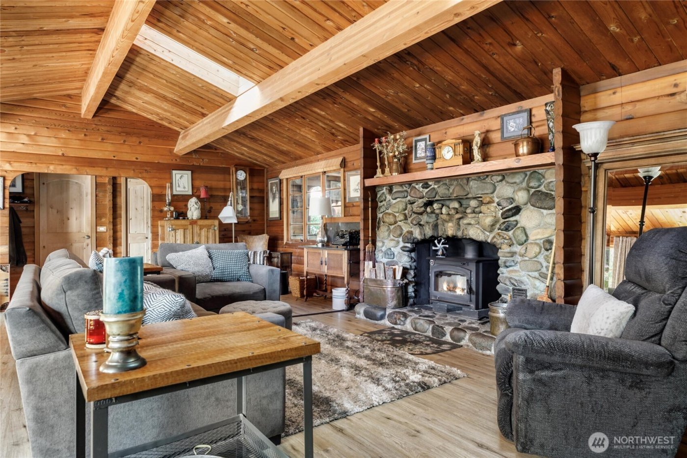 898 E Meadowood Lane , Freeland, WA 98249