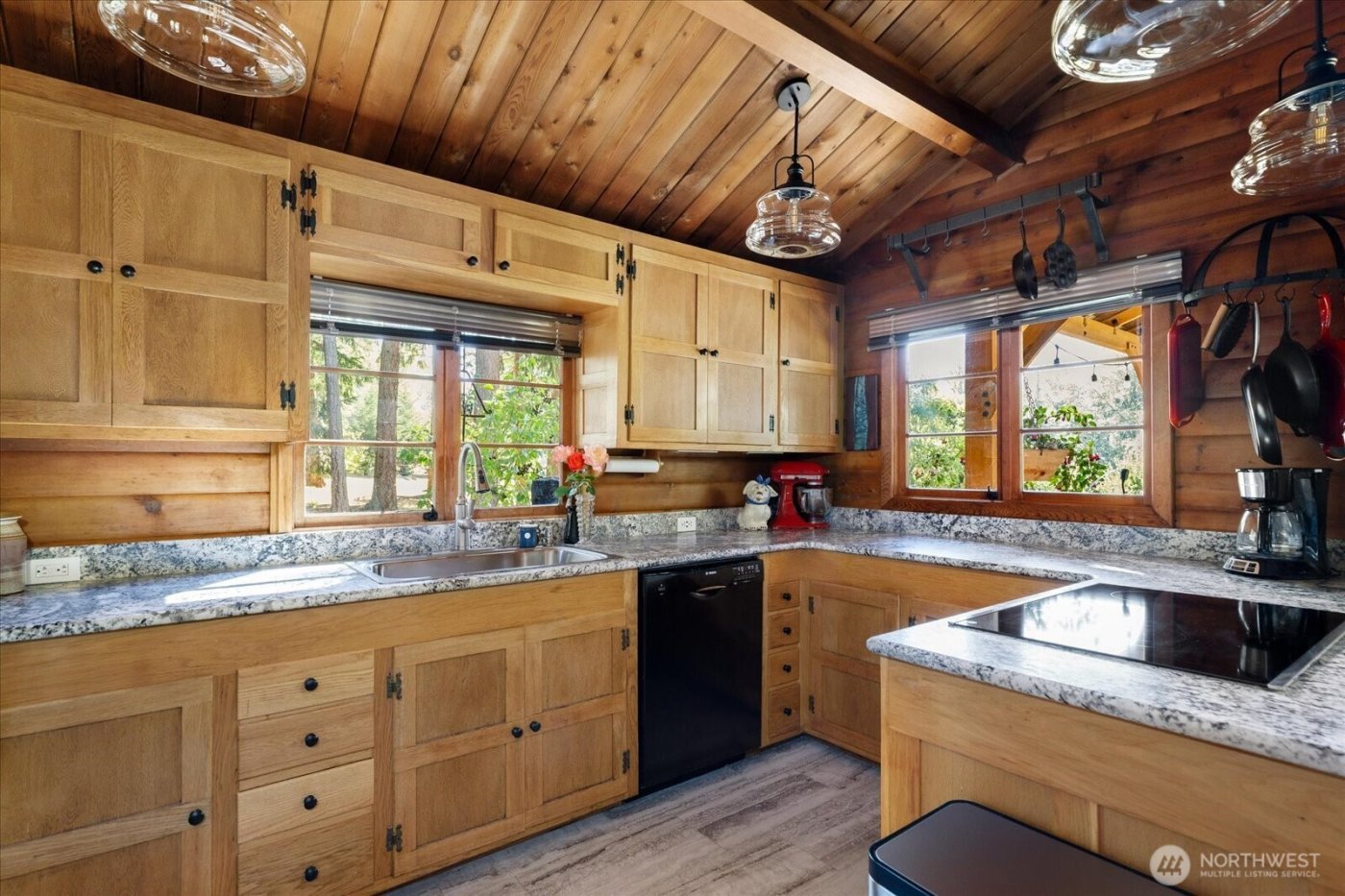 898 E Meadowood Lane , Freeland, WA 98249