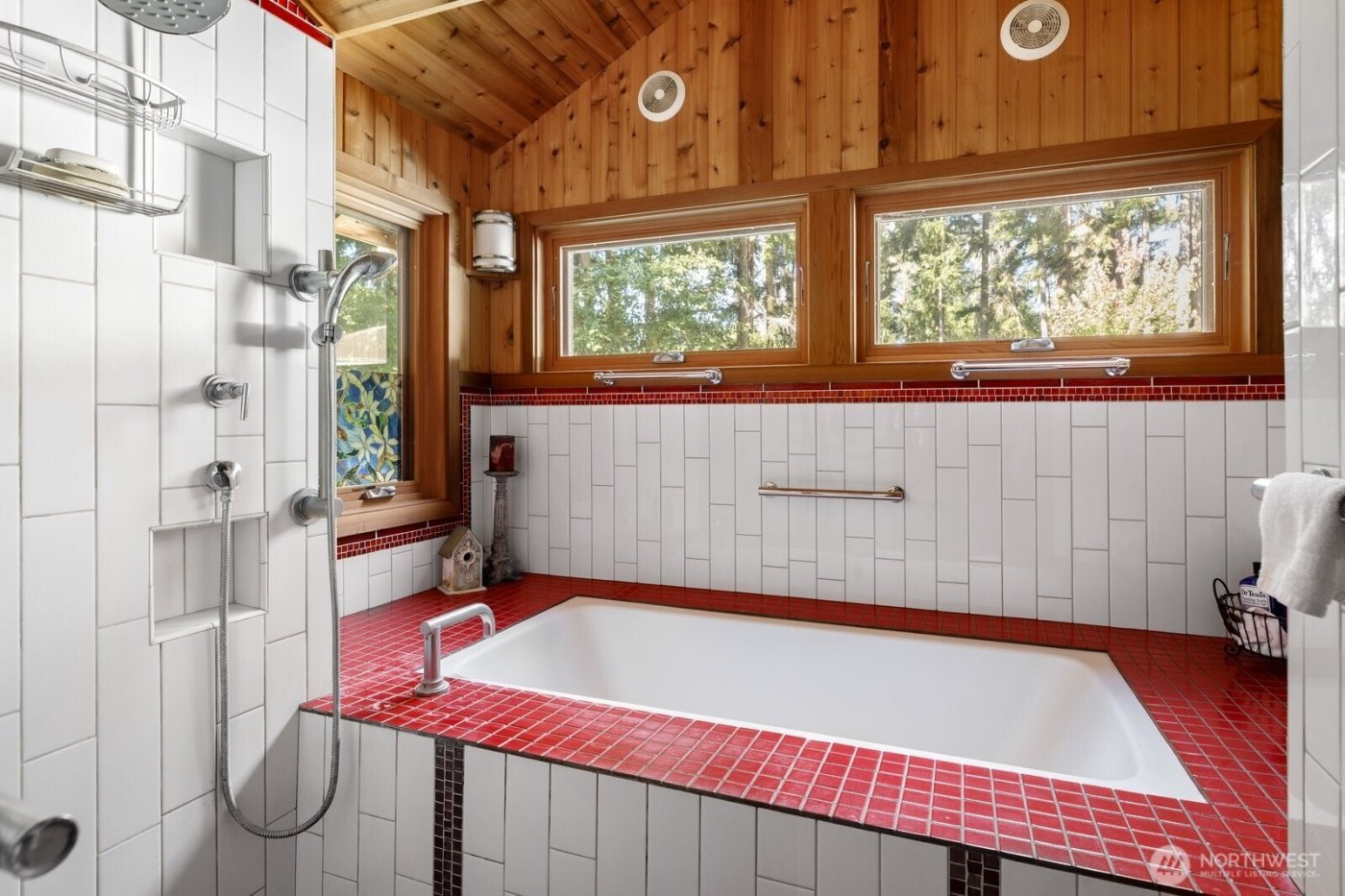 898 E Meadowood Lane , Freeland, WA 98249