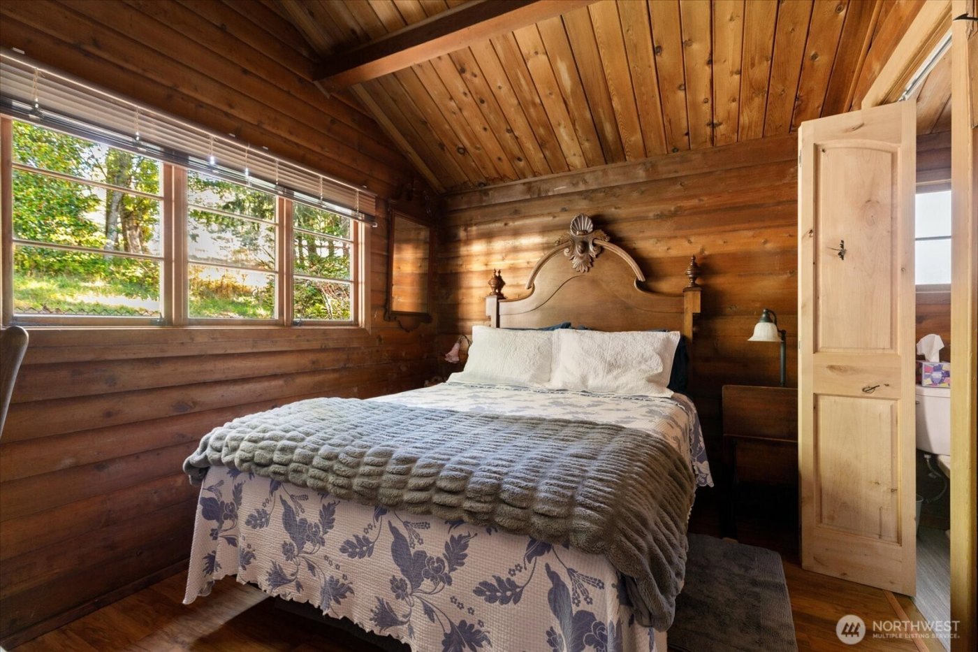 898 E Meadowood Lane , Freeland, WA 98249