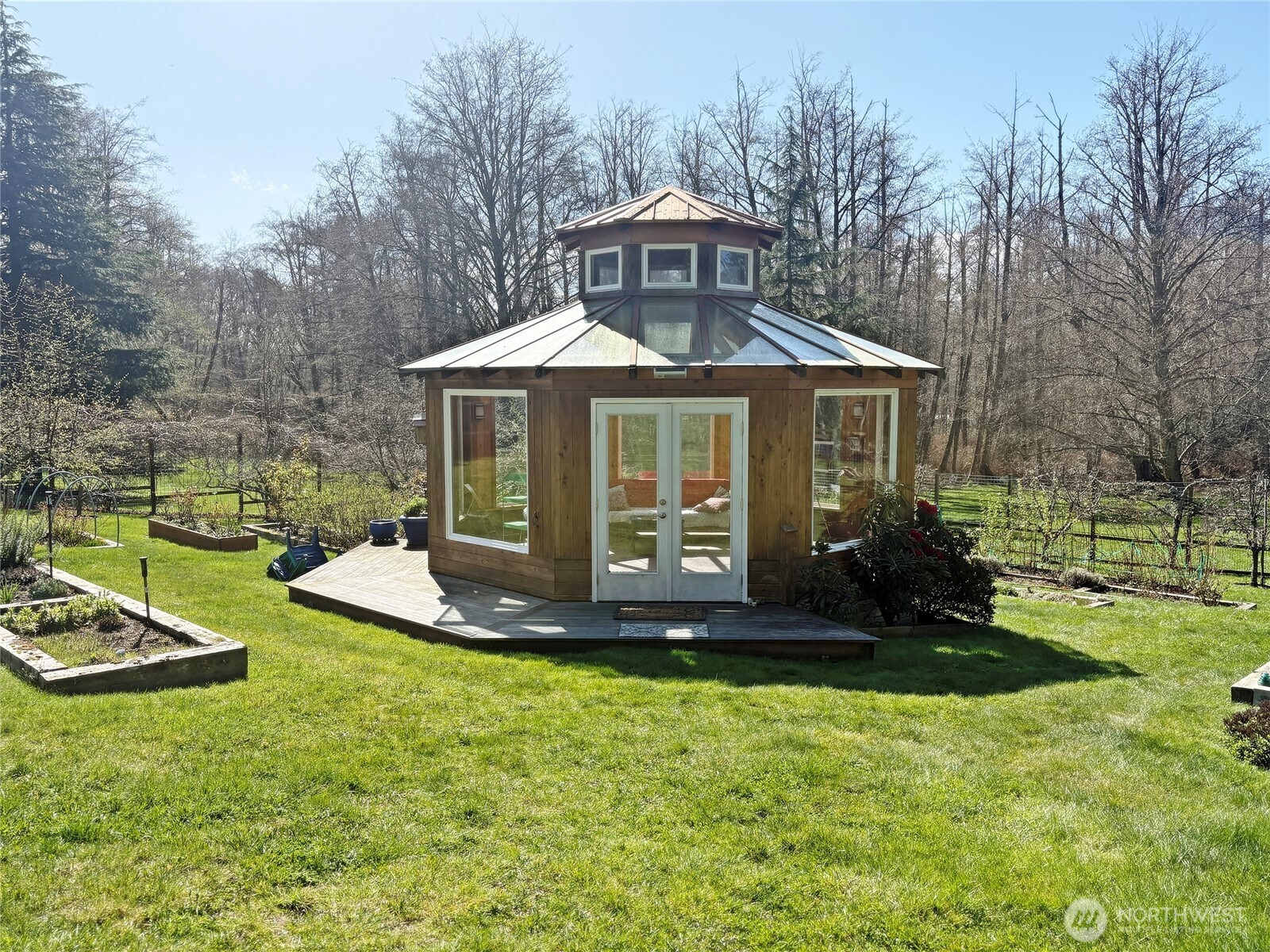 898 E Meadowood Lane , Freeland, WA 98249