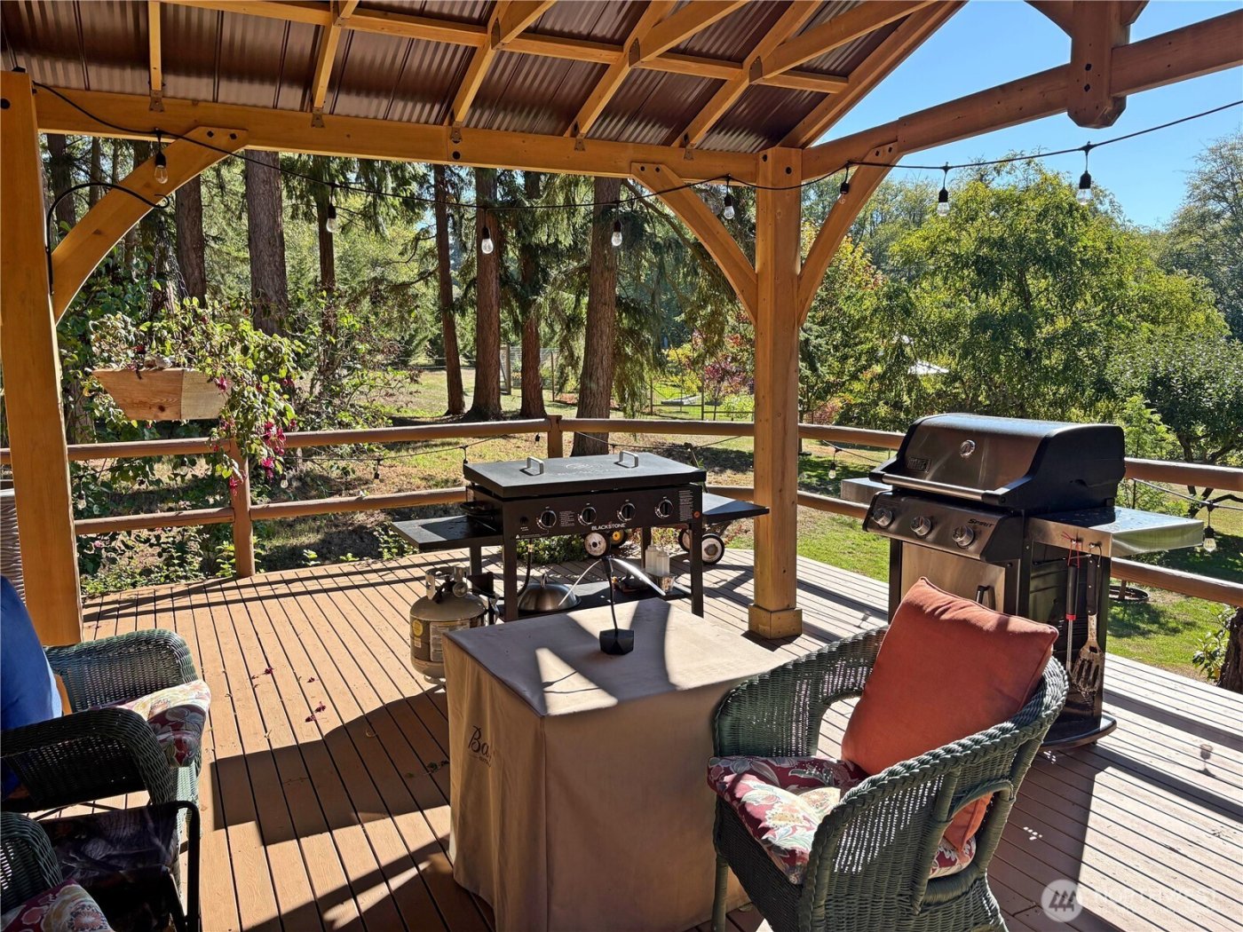 898 E Meadowood Lane , Freeland, WA 98249