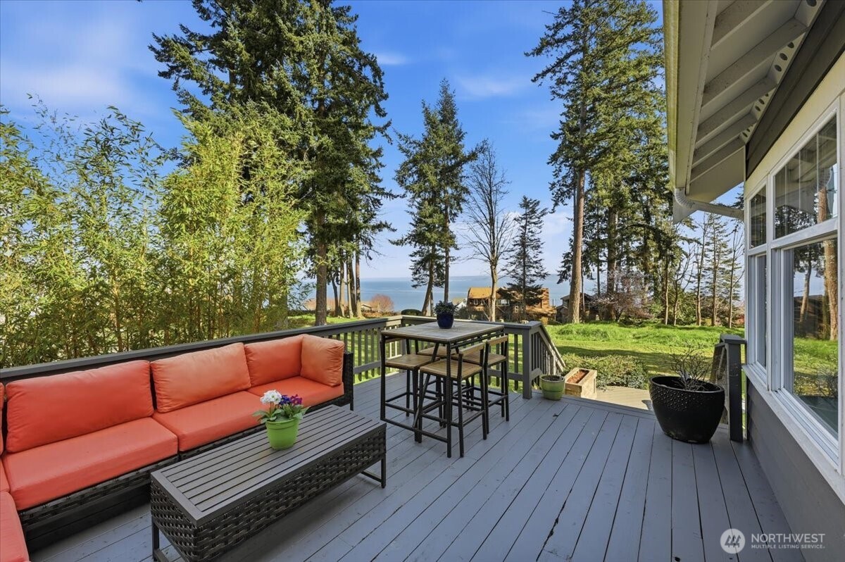 13100 NE James Way , Kingston, WA 98346
