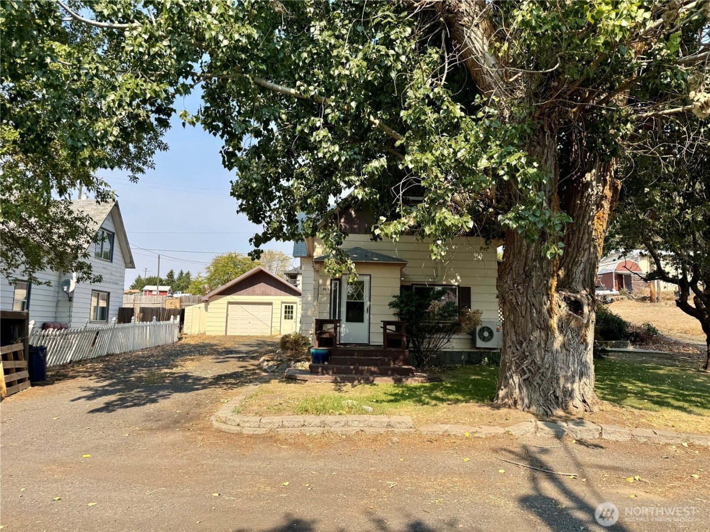 405 NW Dellah Avenue , Wilbur, WA 99185