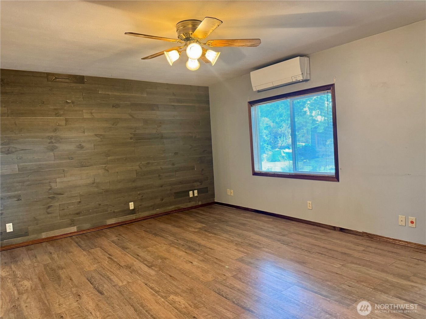 405 NW Dellah Avenue , Wilbur, WA 99185