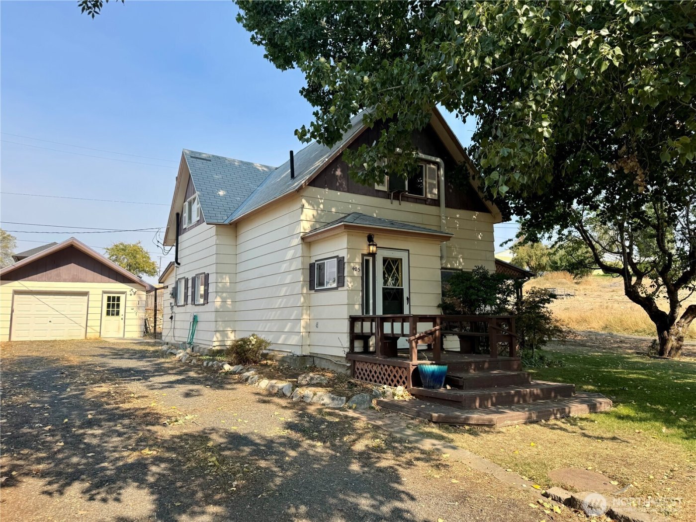 405 NW Dellah Avenue , Wilbur, WA 99185