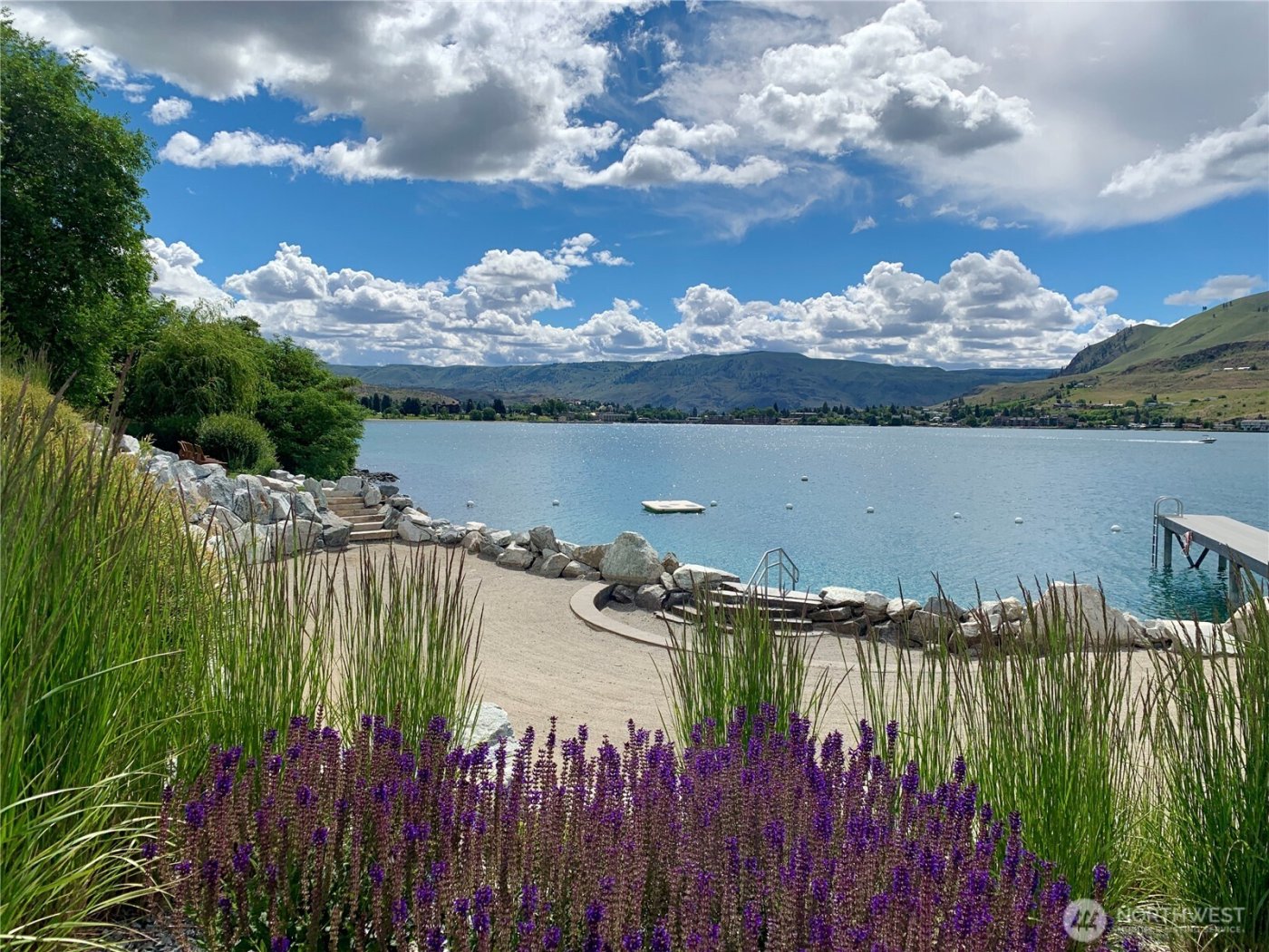 576 Porcupine Lane , Chelan, WA 98816
