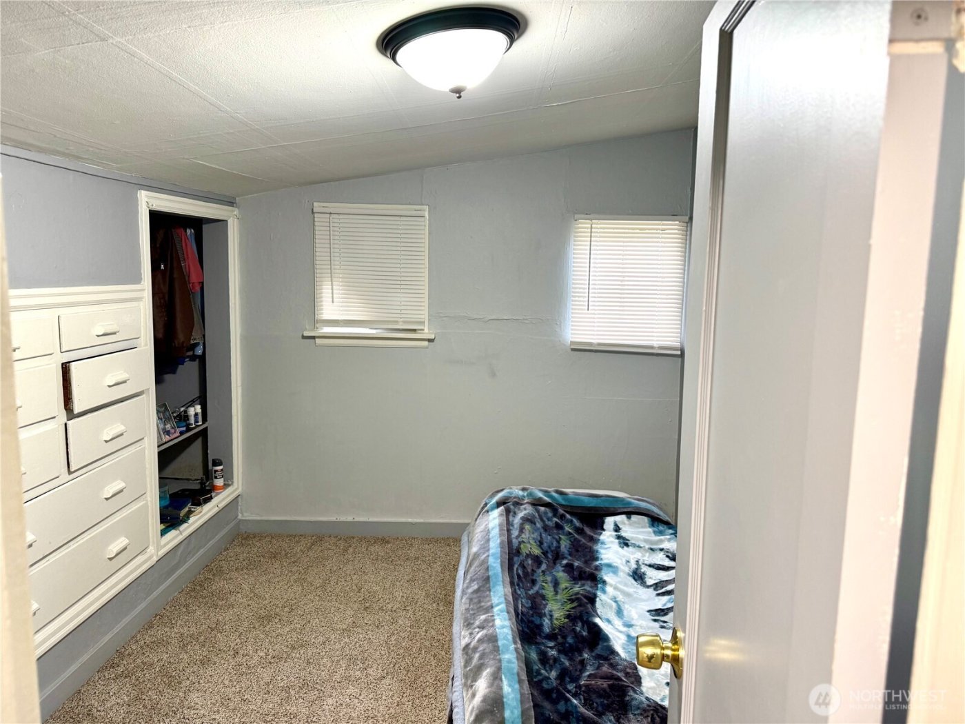 11040 11th Avenue SW, Seattle, WA 98146-3911