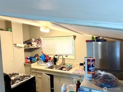 11040 11th Avenue SW, Seattle, WA 98146-3911 - Photo 6