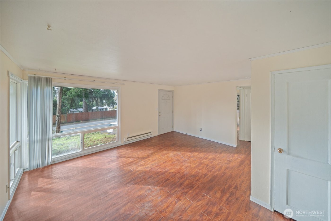 18804 10th Avenue NE, Shoreline, WA 98155-2211