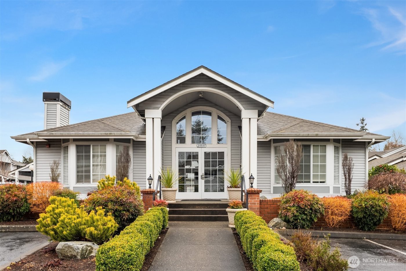 23307 Cedar Way #R102, Mountlake Terrace, WA 98043-4361