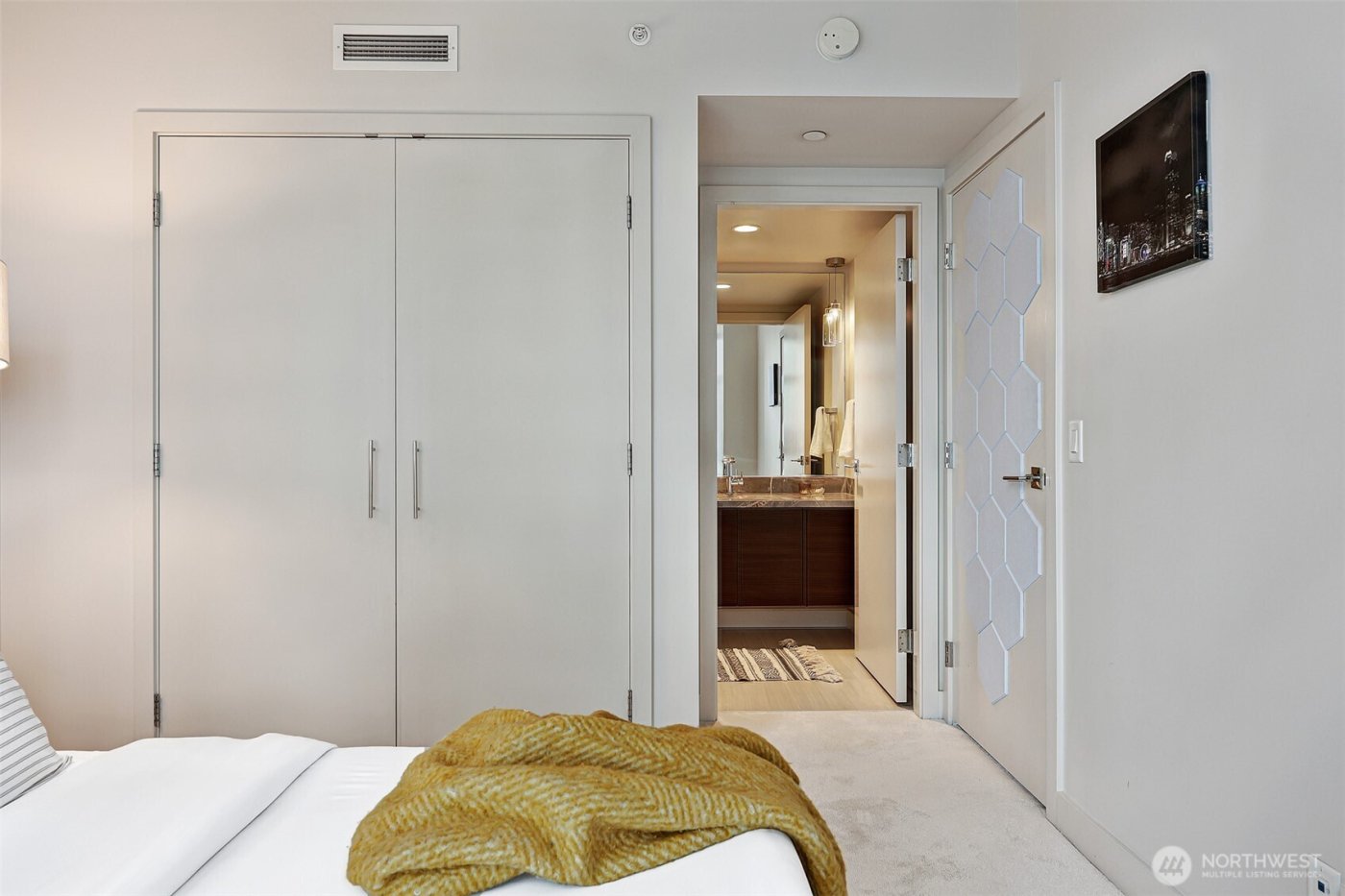 588 Bell Street #2008S, Seattle, WA 98121