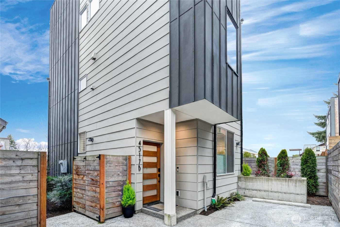 4517 B Sunnyside Avenue N, Seattle, WA 98103