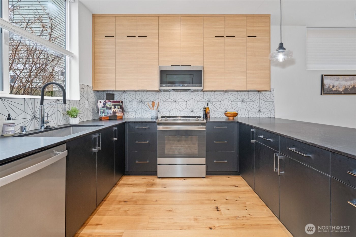 4517 B Sunnyside Avenue N, Seattle, WA 98103