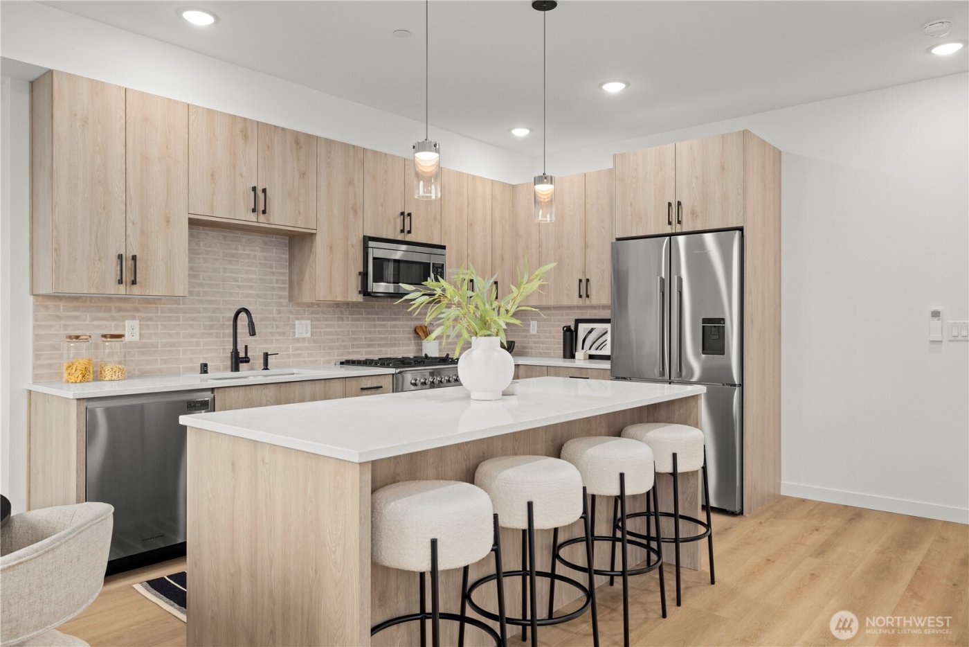 6546 C Latona Avenue NE, Seattle, WA 98115