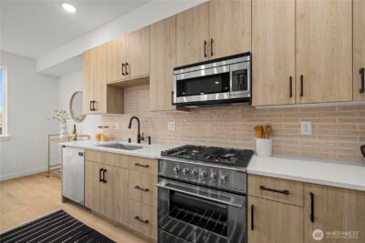 6546 C Latona Avenue NE, Seattle, WA 98115 - Photo 2