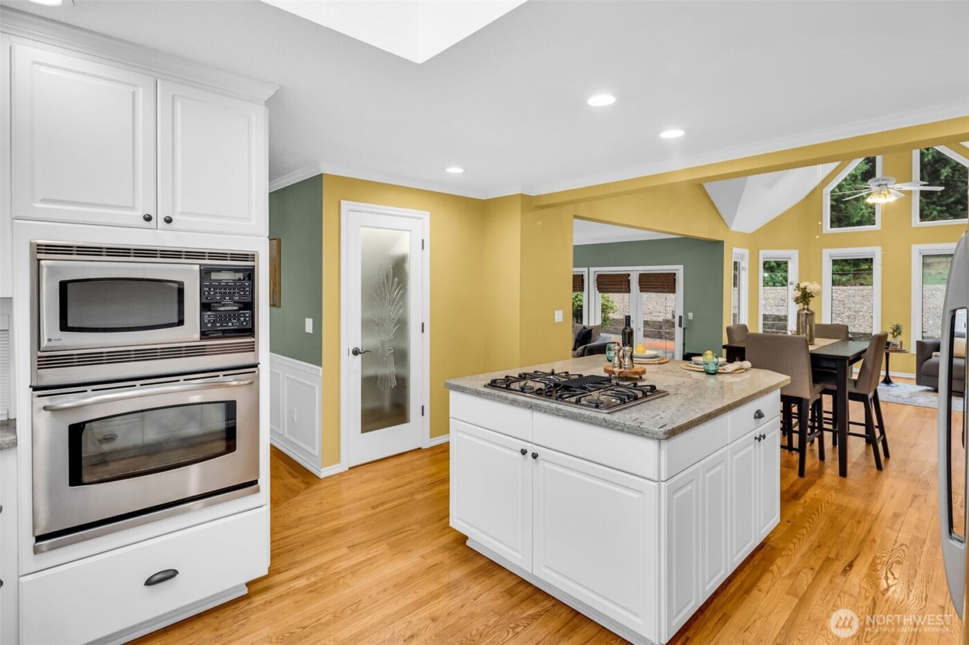 21609 NE 4th Street , Sammamish, WA 98074