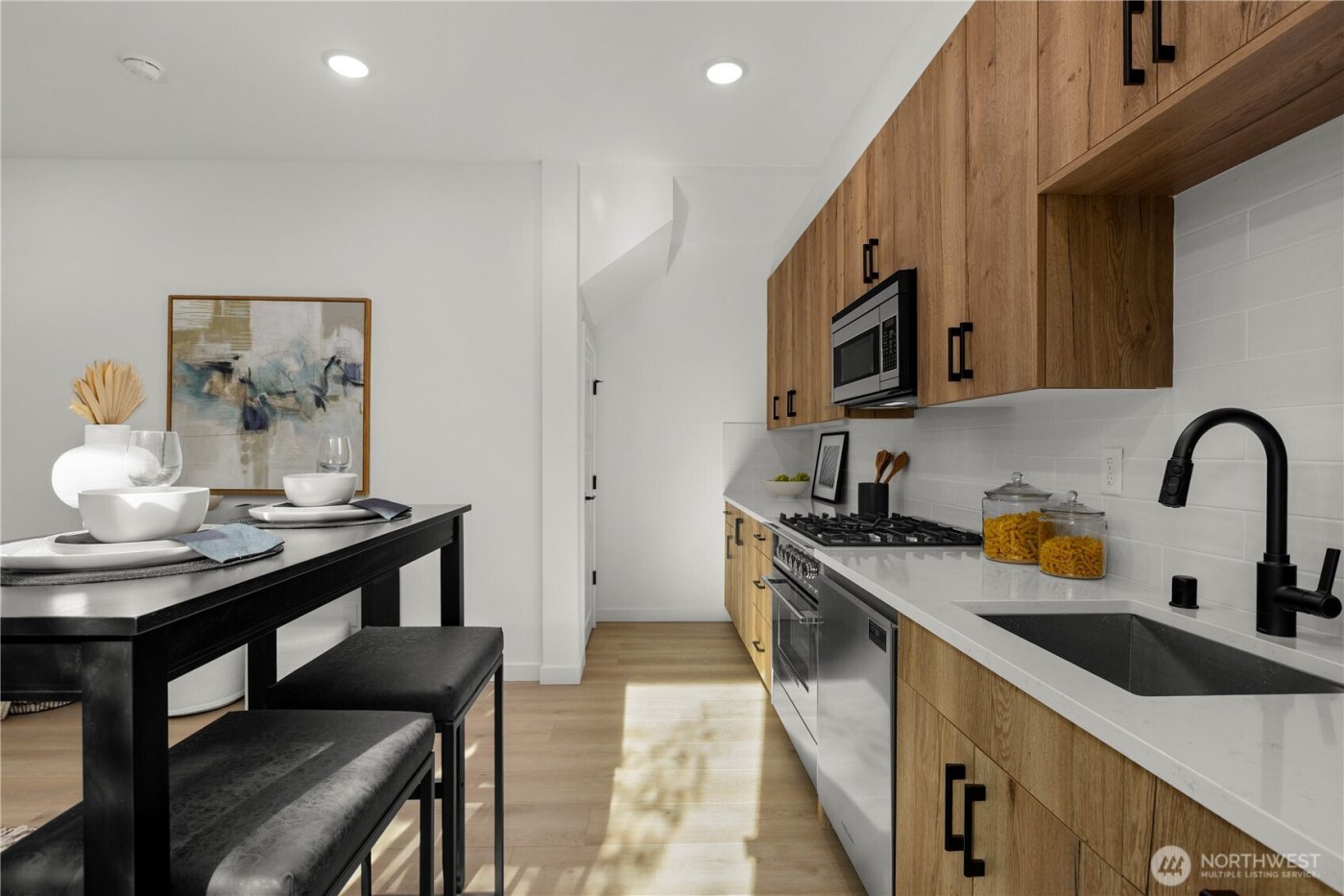 6544 A Latona Avenue NE, Seattle, WA 98115