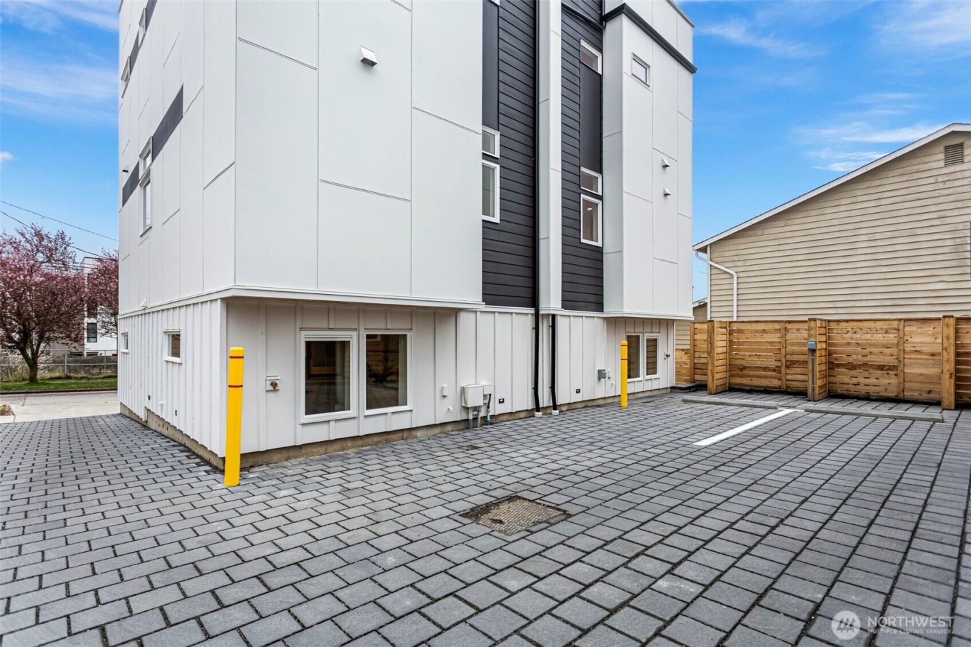 928 NW 57th Street #B, Seattle, WA 98107