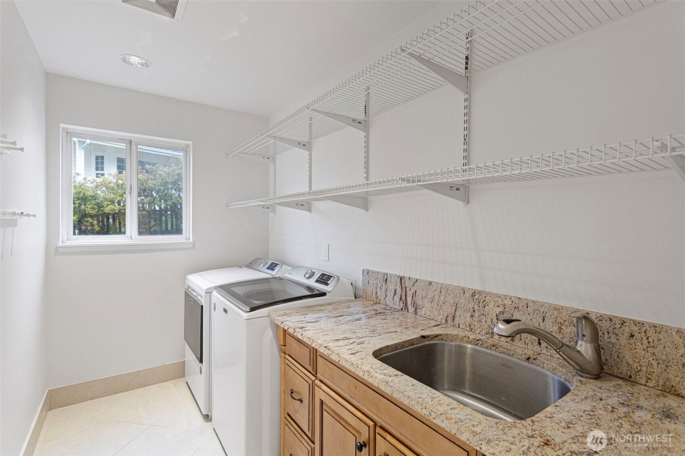 1932 S 370th Court , Federal Way, WA 98003