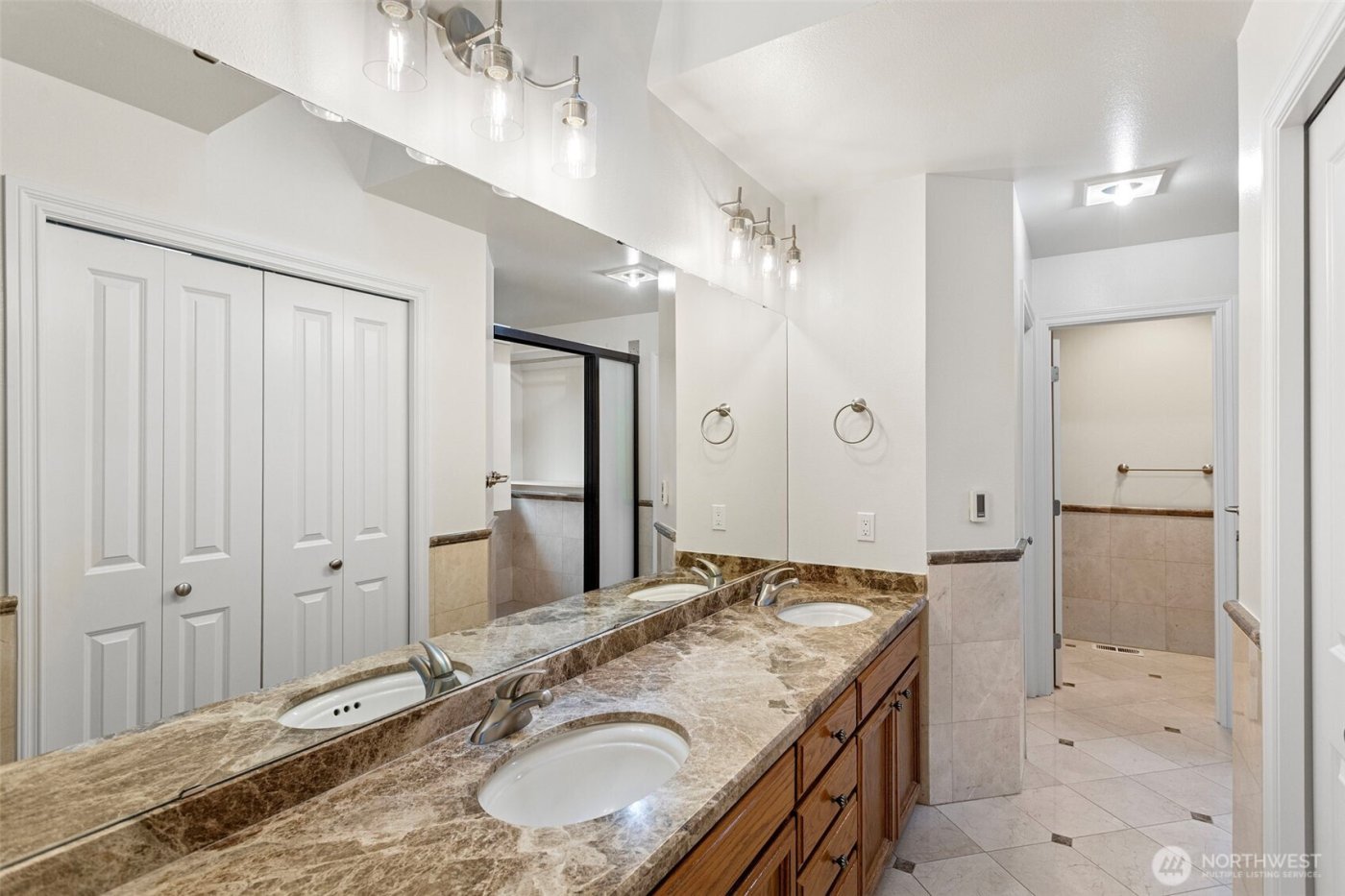 1932 S 370th Court , Federal Way, WA 98003