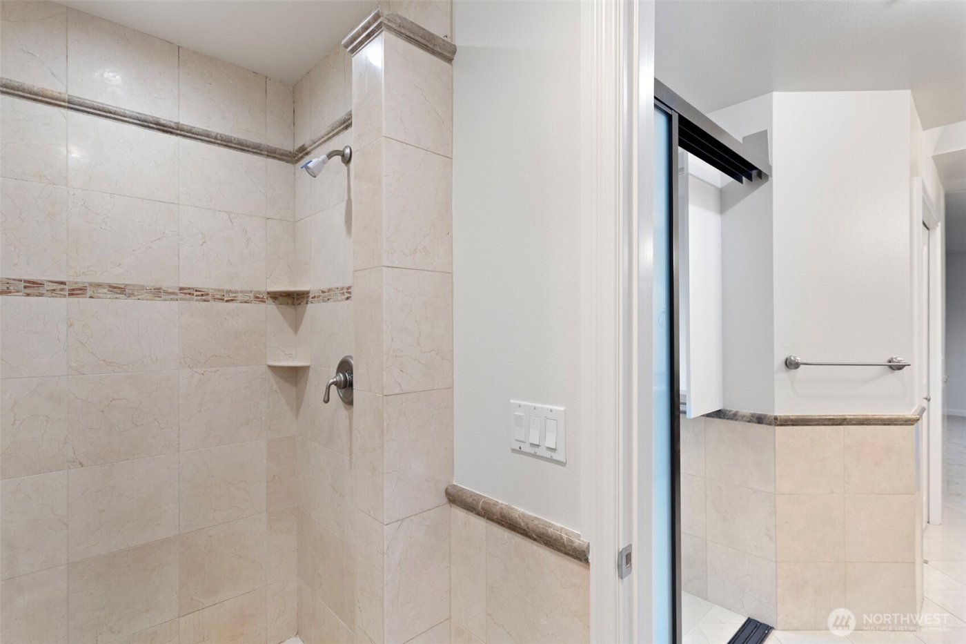 1932 S 370th Court , Federal Way, WA 98003