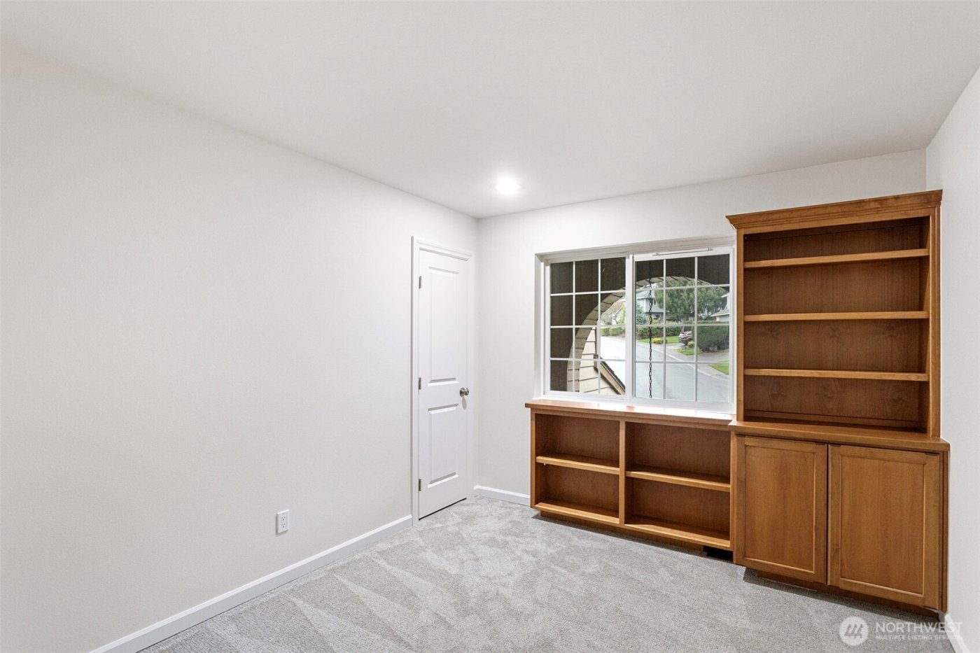 1932 S 370th Court , Federal Way, WA 98003