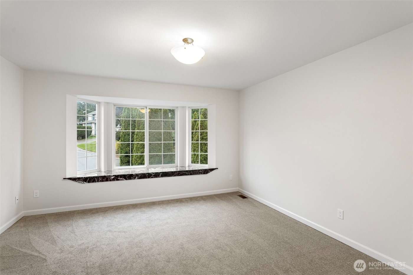 1932 S 370th Court , Federal Way, WA 98003