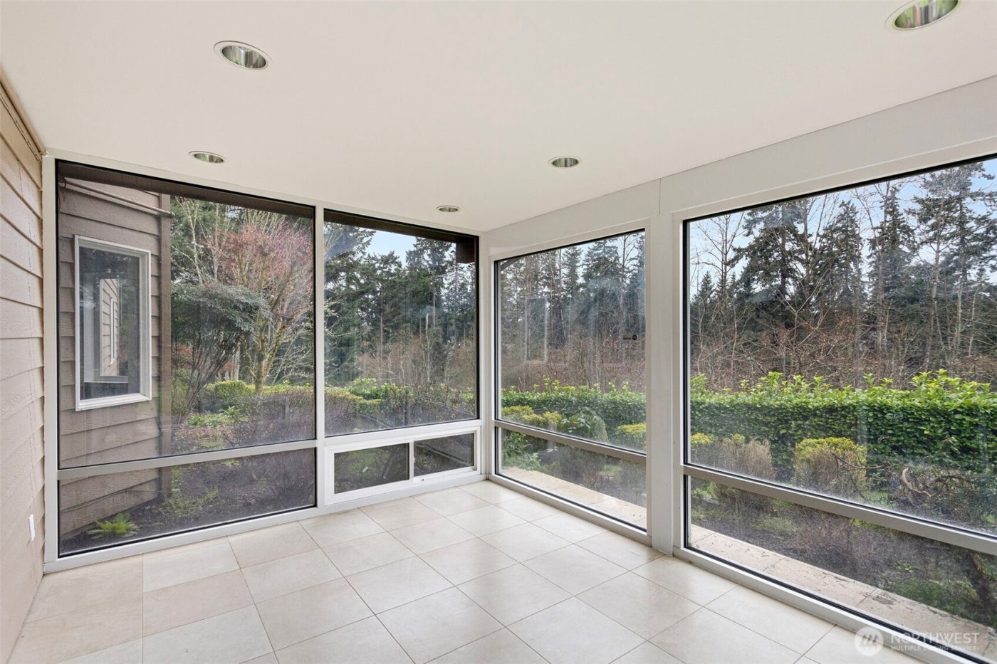 1932 S 370th Court , Federal Way, WA 98003