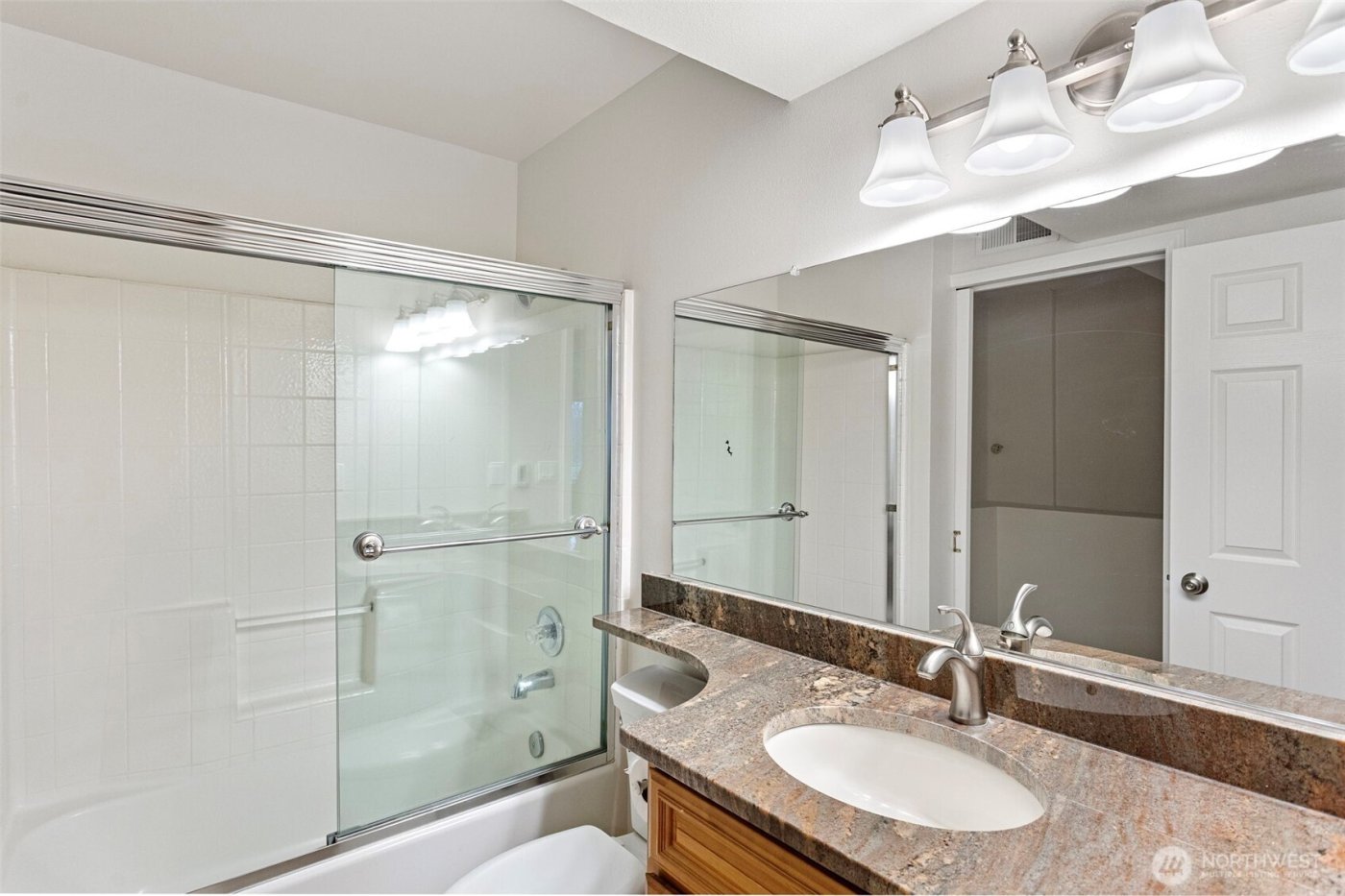 1932 S 370th Court , Federal Way, WA 98003