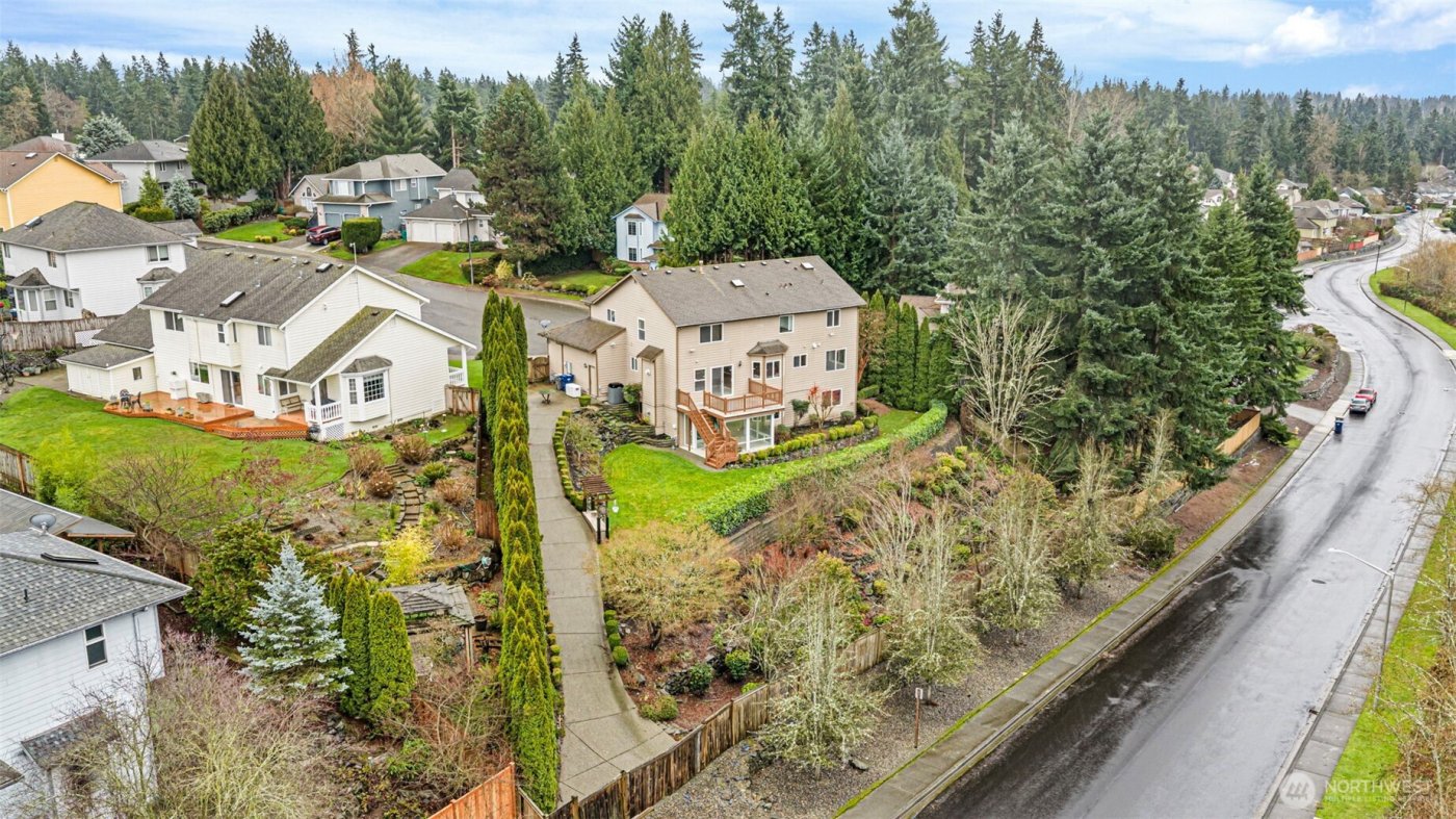 1932 S 370th Court , Federal Way, WA 98003