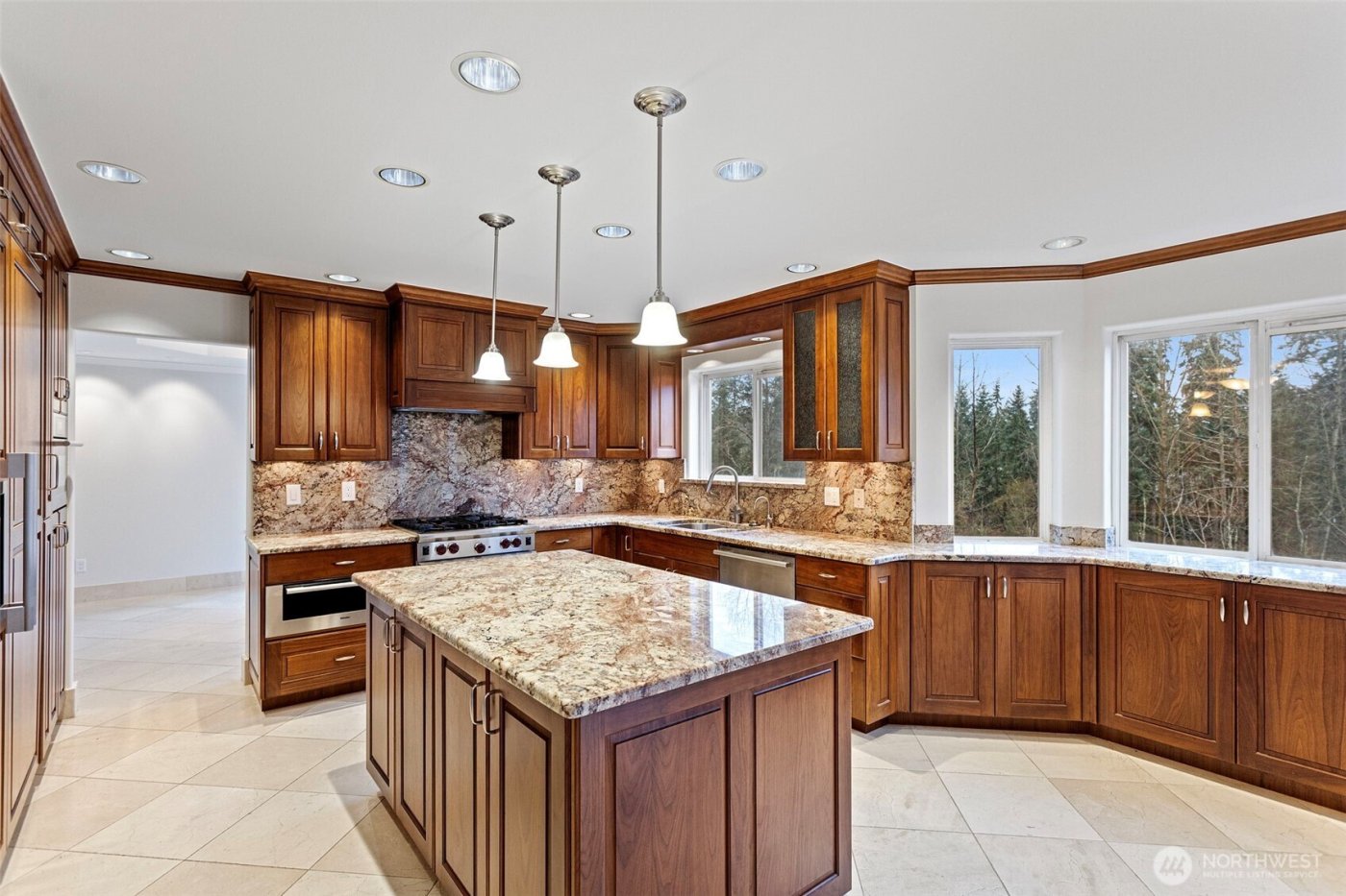 1932 S 370th Court , Federal Way, WA 98003