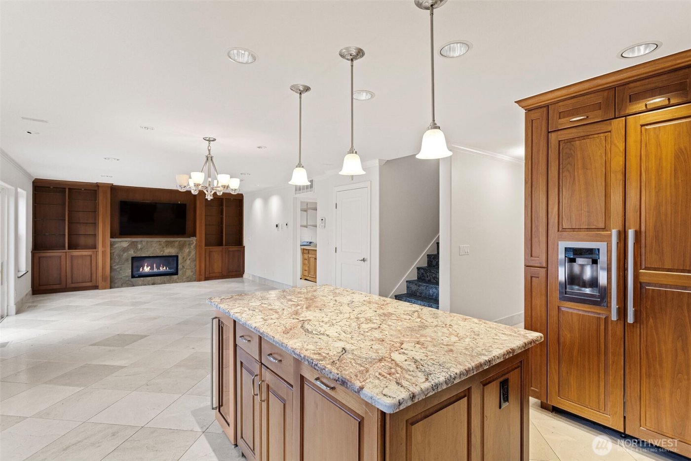 1932 S 370th Court , Federal Way, WA 98003