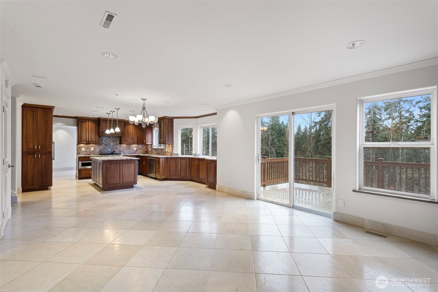 1932 S 370th Court , Federal Way, WA 98003