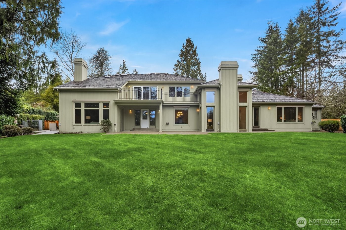 26319 NE 34th Street , Redmond, WA 98053