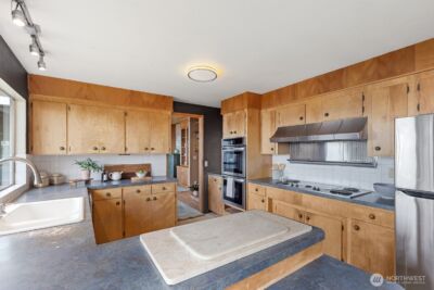 23884 Jefferson Beach Road NE, Kingston, WA 98346 - Photo 18