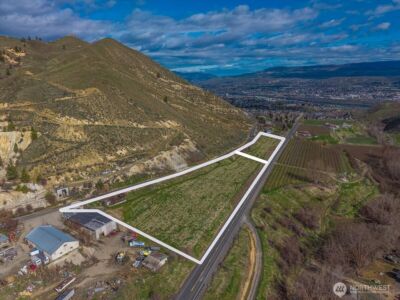 11 Methow Street , Wenatchee, WA 98801 - Photo 2