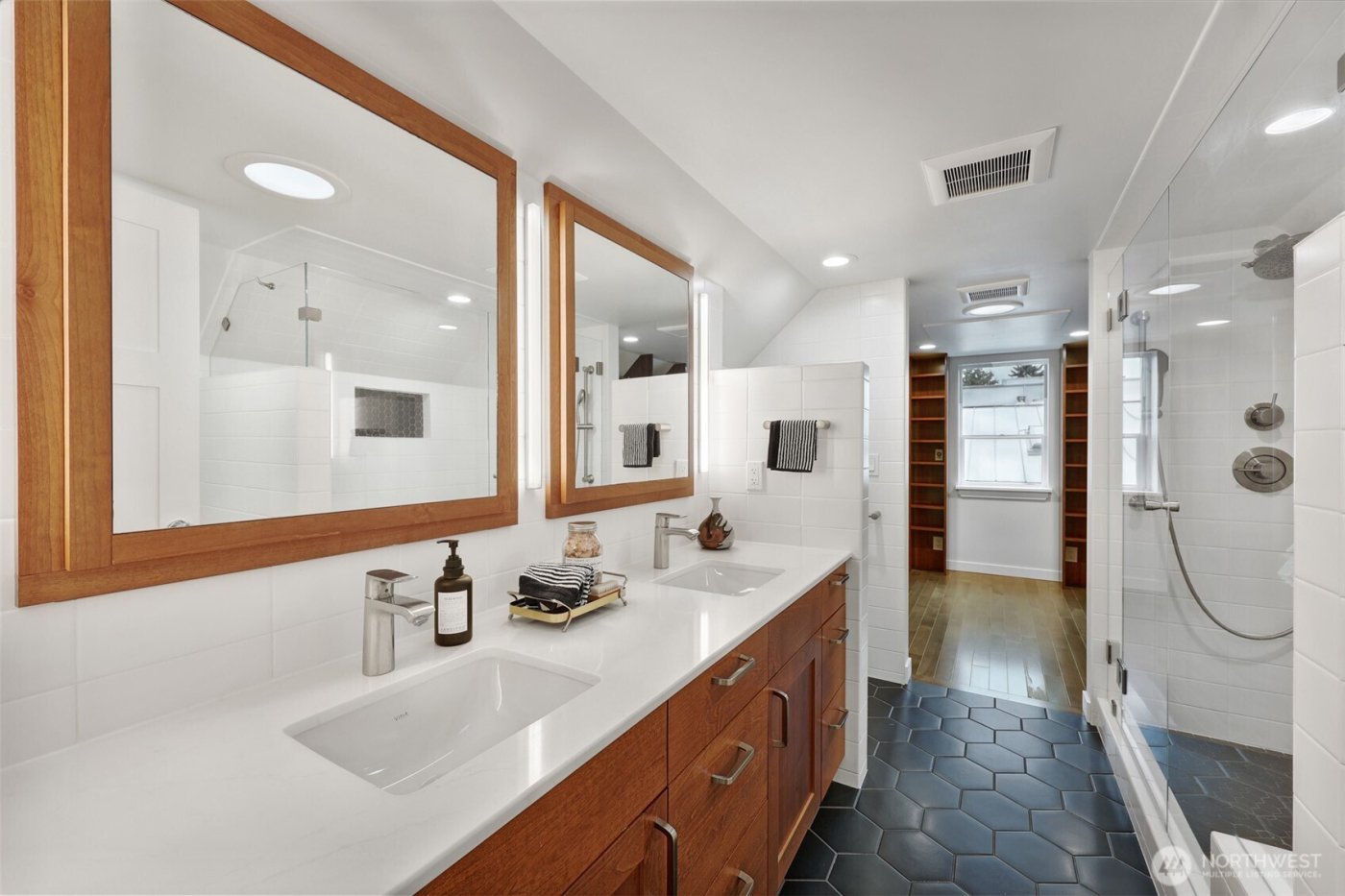 730 N 87th Street , Seattle, WA 98103