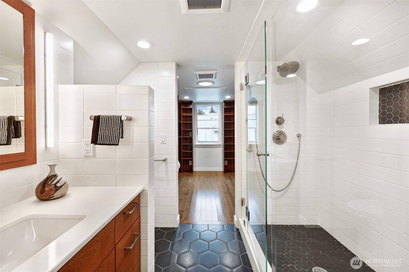 730 N 87th Street , Seattle, WA 98103