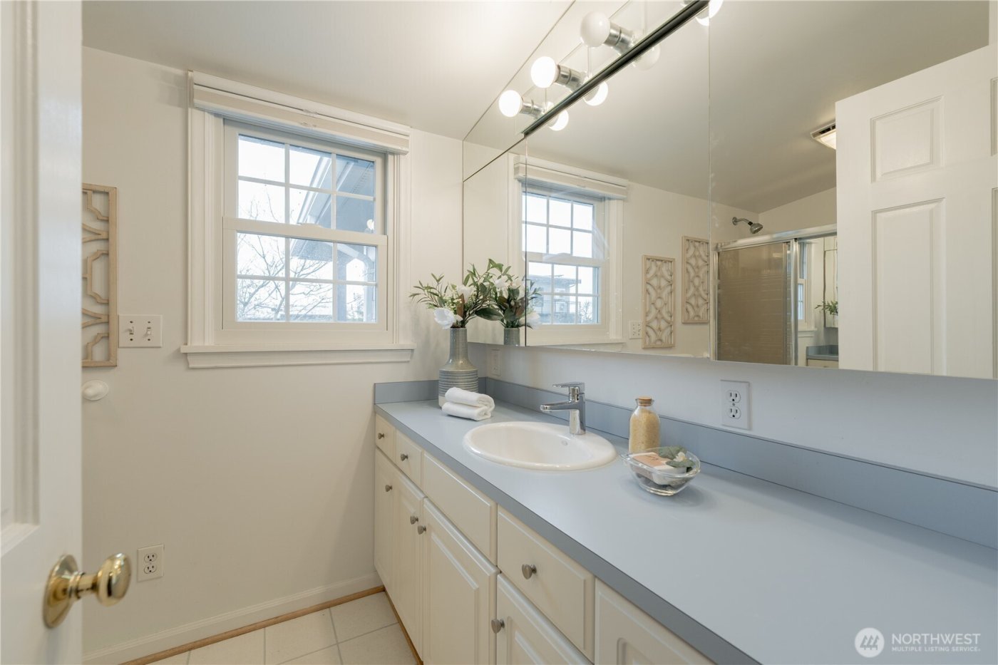 7046 55th Avenue NE, Seattle, WA 98115