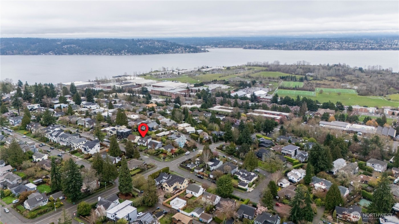 7046 55th Avenue NE, Seattle, WA 98115