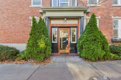 905 NE 43rd Street #108, Seattle, WA 98105