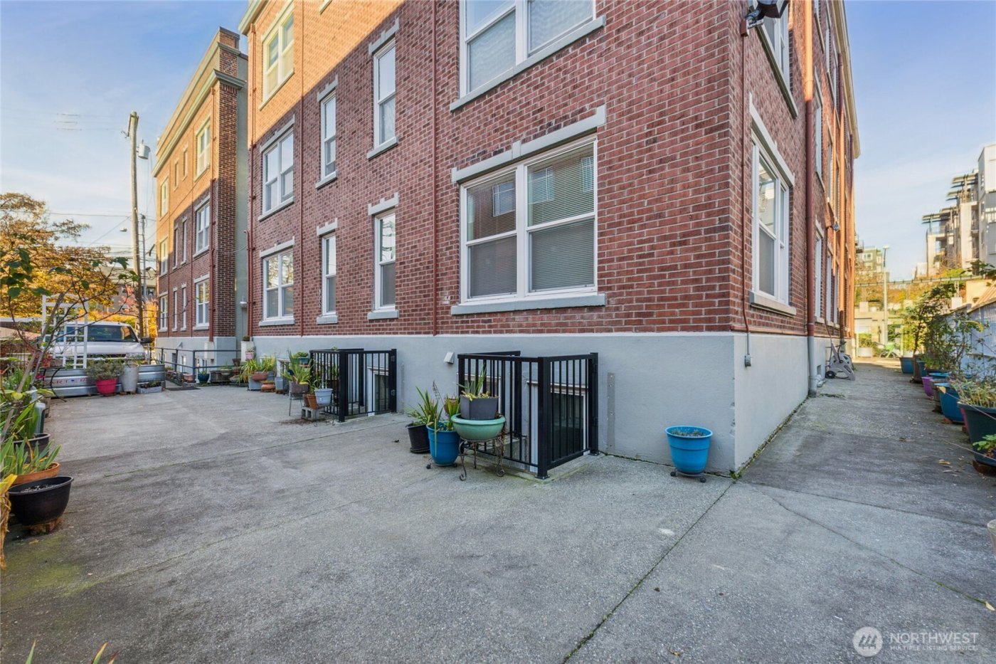 905 NE 43rd Street #108, Seattle, WA 98105