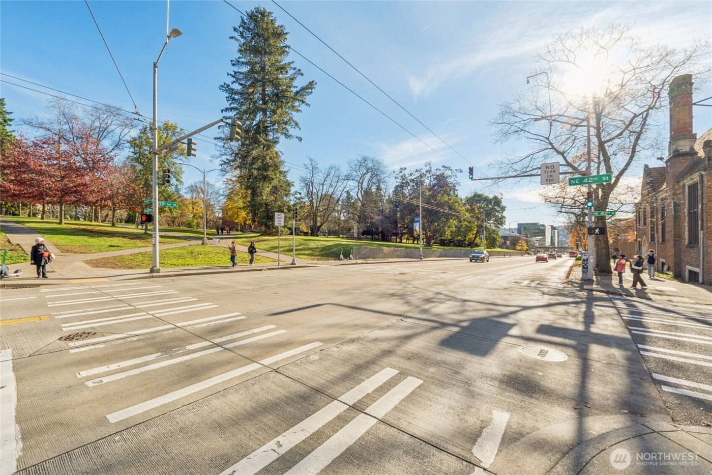 905 NE 43rd Street #108, Seattle, WA 98105